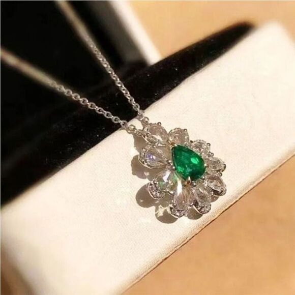 The Emerald Passion pendant in 925 and cubic zirconia - Picture 1 of 12